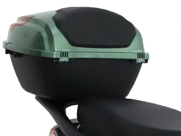 3. The built-in storage box can place various items such as helmets, improving freedom and satisfaction, and freeing travelers' hands at the same time. 3. The built-in storage box can place various items such as helmets, improving freedom and satisfaction, and freeing travelers' hands at the same time.